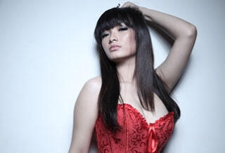 Zaskia Gotik, Udah Ngetop, Neng Cuma Jualan Suara Doang Lho...