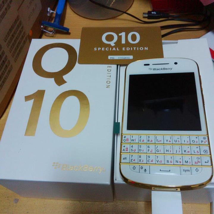 Blackberry Q10 Gold limitied edition..masuk gan