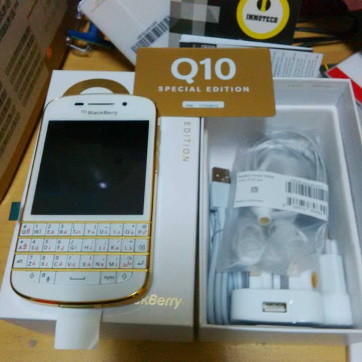 Blackberry Q10 Gold limitied edition..masuk gan