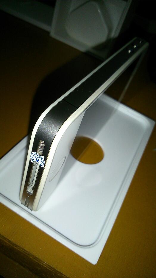 JUAL iPhone 4 16GB WHITE FU - BOGOR / DEPOK / PAMULANG