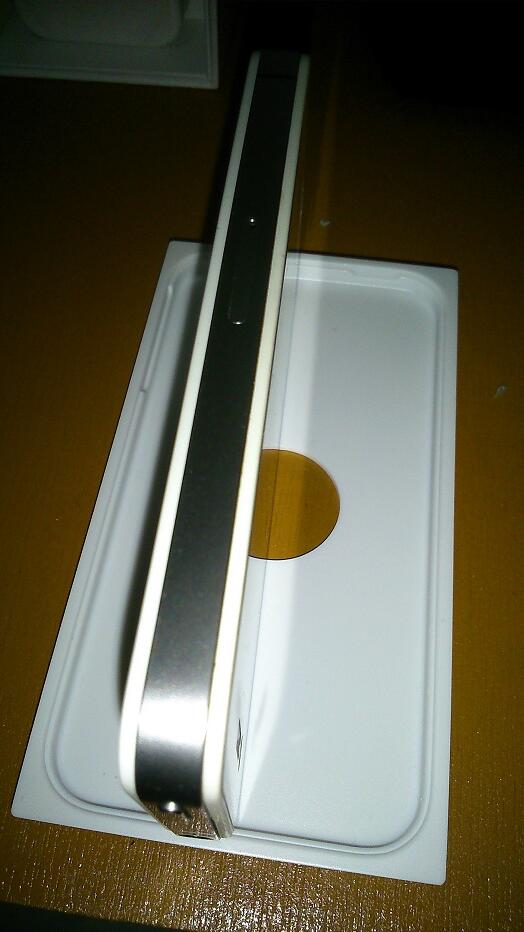 JUAL iPhone 4 16GB WHITE FU - BOGOR / DEPOK / PAMULANG