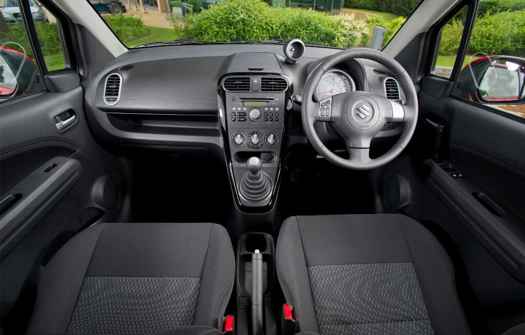 PROMO SEPTEMBER CERIA SUZUKI SPLASH CITY CAR LEADER