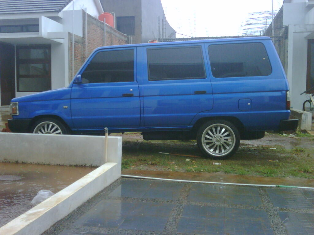 dijual kijang super astra 1995 akhir biru long 1.8