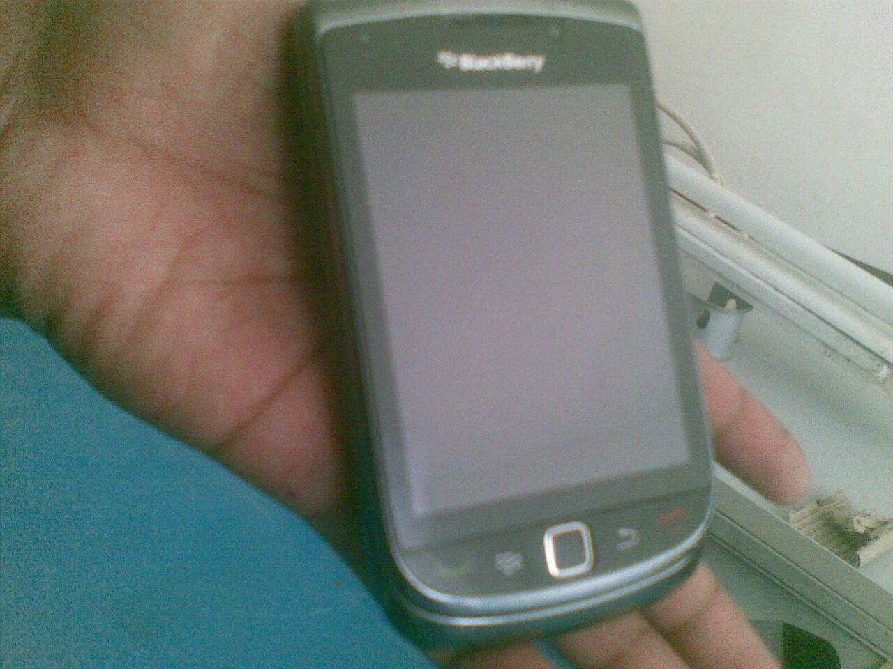 Blackberry Torch 1 9800 cuma 1,4jt aje gan,!!!