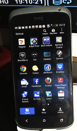 HTC ONE S 16 GB Warna HITAM MULUS ada Bonus