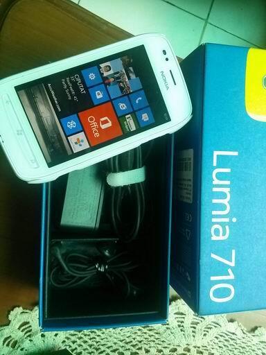 Nokia Lumia 710 white