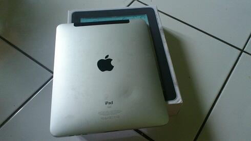 Apple iPad Wi-Fi + 3G 64G ; 2.150.000 minat gan !!!