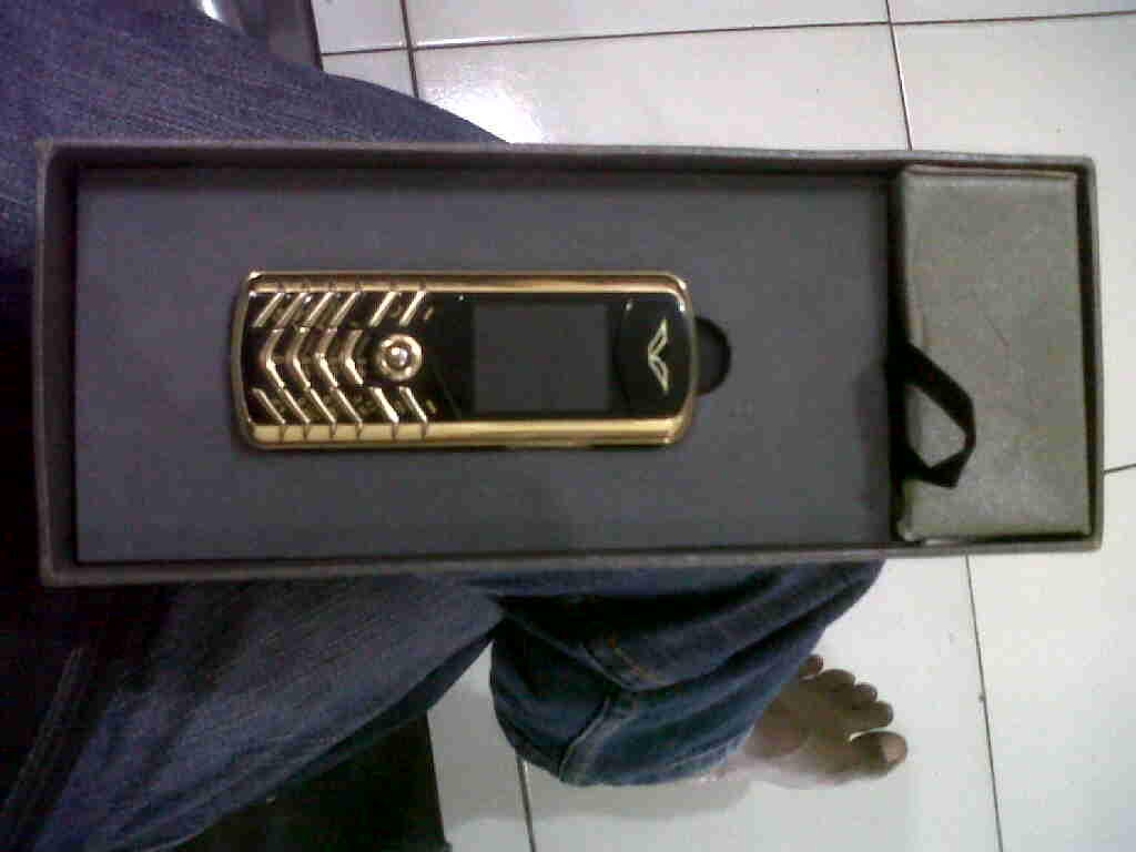 VERTU MOBILE PHONE Model 8088, 18K GOLD PLATED