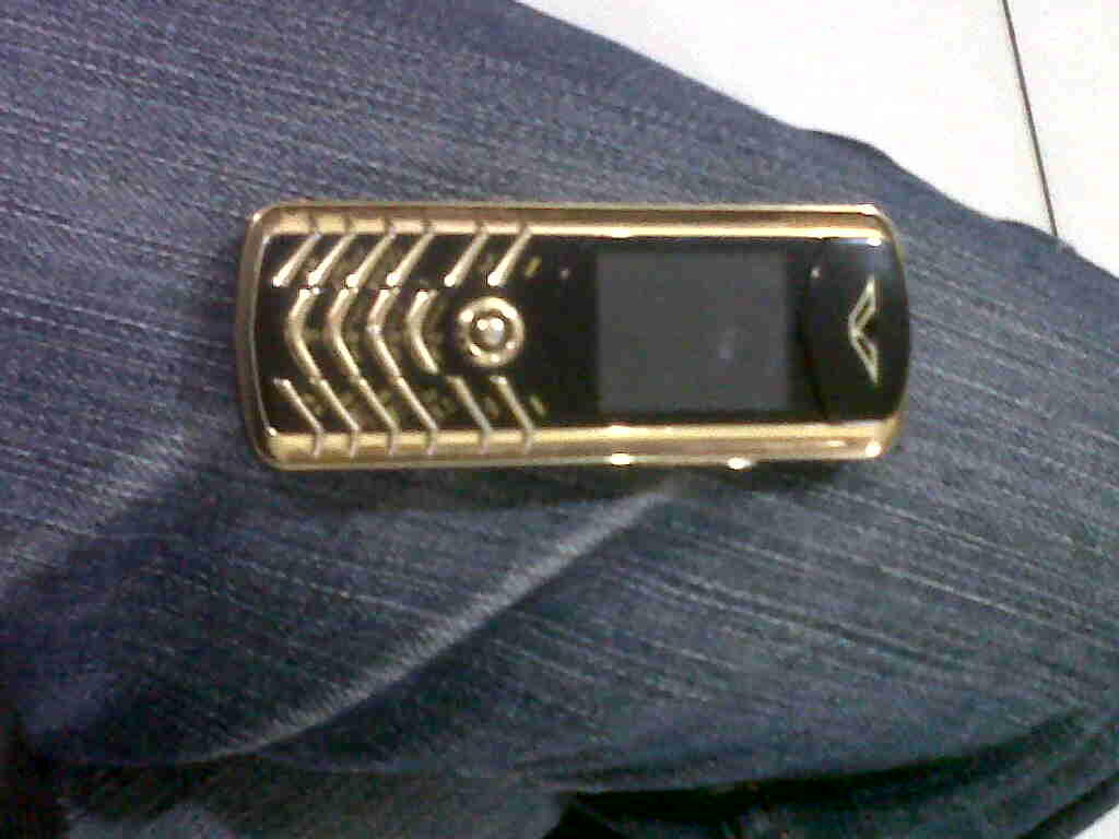 VERTU MOBILE PHONE Model 8088, 18K GOLD PLATED