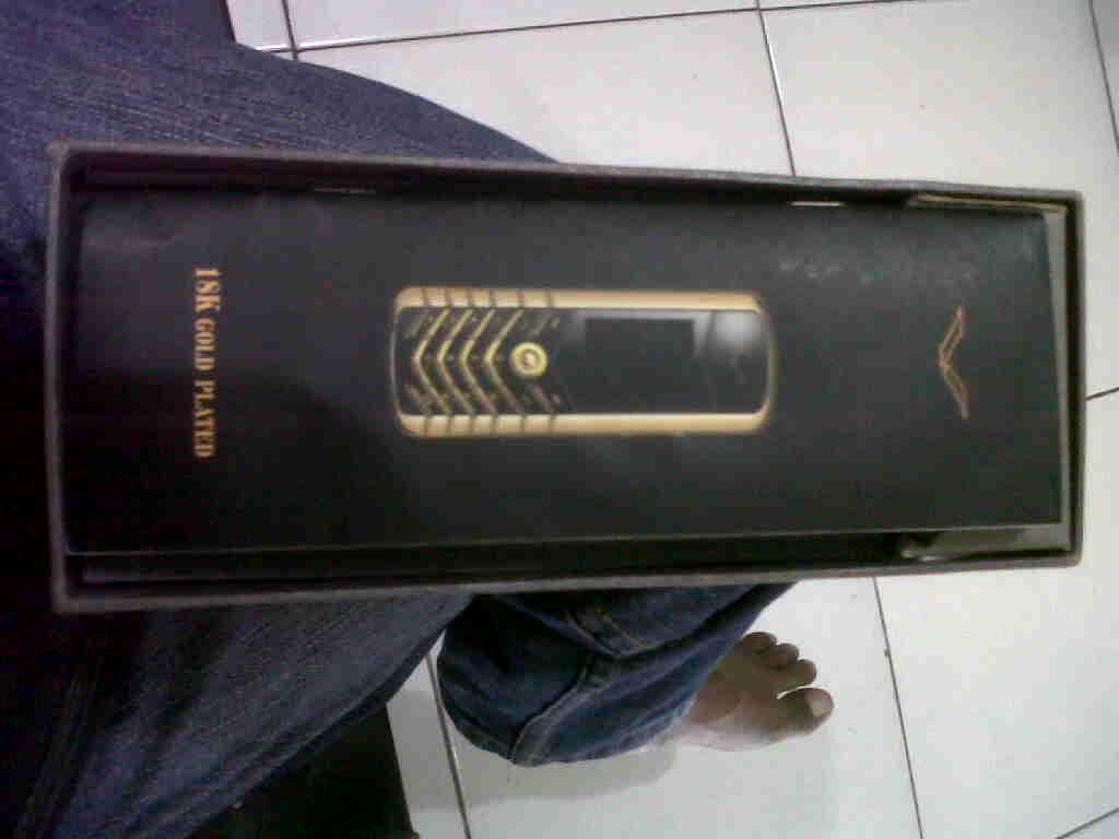 VERTU MOBILE PHONE Model 8088, 18K GOLD PLATED