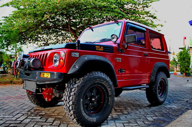 Cari Jimny Trepes SJ80 tahun '82 Asli full Modif  KASKUS