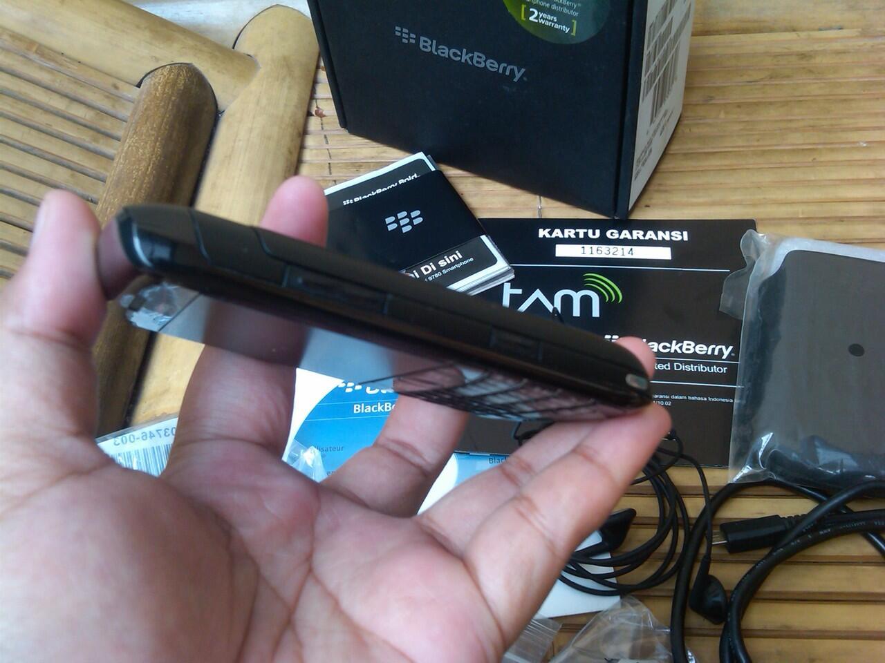 jual BB ONYX2 9780/DELTA 9780 3G GSM EX TAM MULUS. jkt / depok