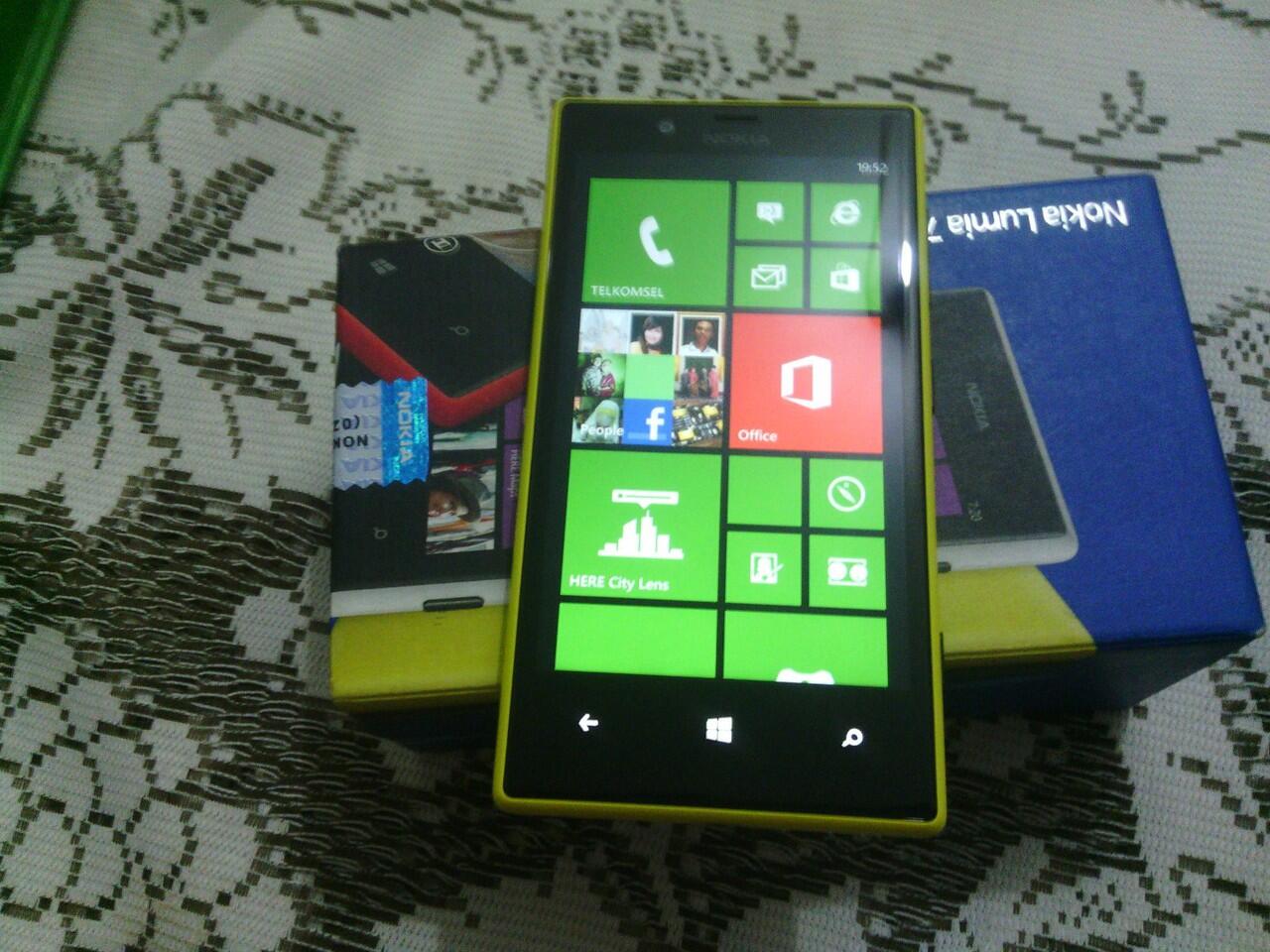 LUMIA 720 Yellow