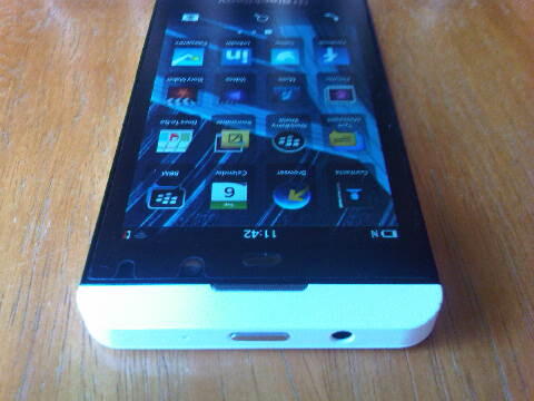 ( WTS ) Blackbery Z10 White Garansi Panjang