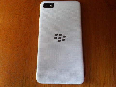 ( WTS ) Blackbery Z10 White Garansi Panjang