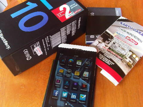 ( WTS ) Blackbery Z10 White Garansi Panjang