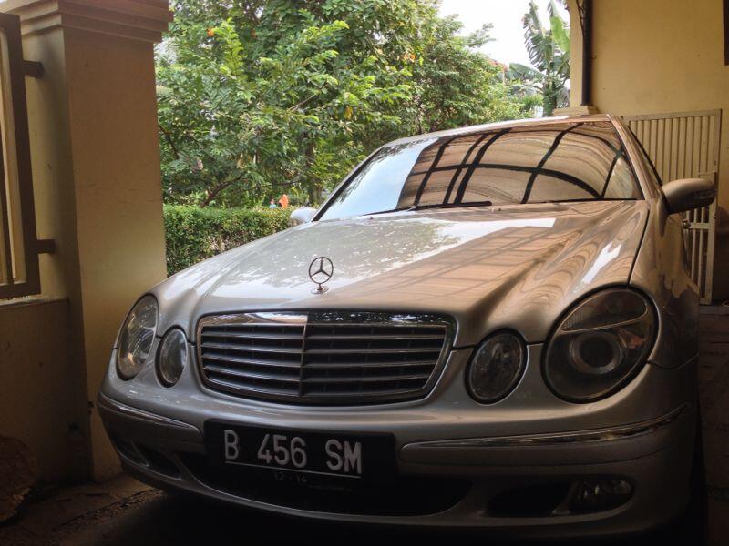 mercedes benz E260 ELEGANCE silver tangan pertama mint condition