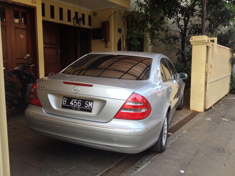 mercedes benz E260 ELEGANCE silver tangan pertama mint condition