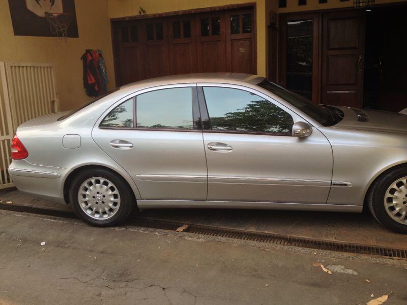 mercedes benz E260 ELEGANCE silver tangan pertama mint condition