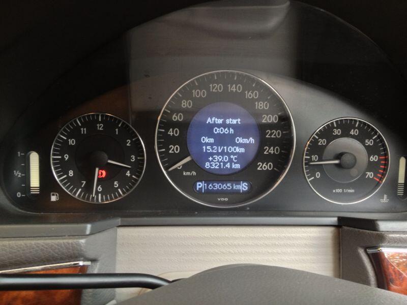 mercedes benz E260 ELEGANCE silver tangan pertama mint condition