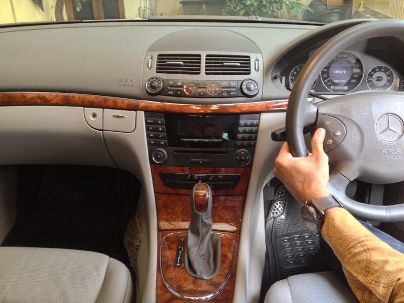 mercedes benz E260 ELEGANCE silver tangan pertama mint condition