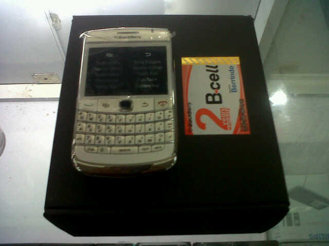 blackberry 9780 ONYX 2 GARANSI BERINDO 2TAHUN
