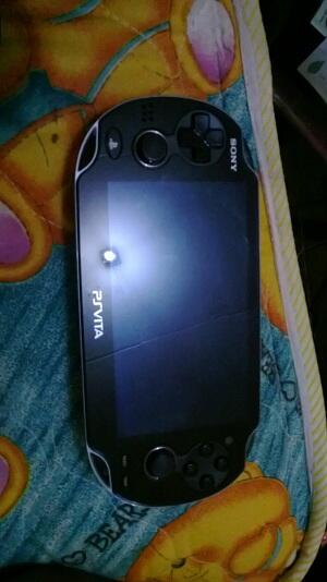 Jual very FAST PS Vita 2nd Baru dipake 2 - 3x buat nyoba2 game /Masih MULUS!!