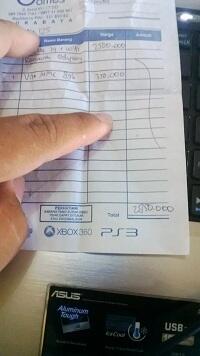 Jual very FAST PS Vita 2nd Baru dipake 2 - 3x buat nyoba2 game /Masih MULUS!!