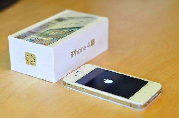 Salam sejahtera, agan agan dan sista sista saya mau jual iphone kebanggaan saya ni. U