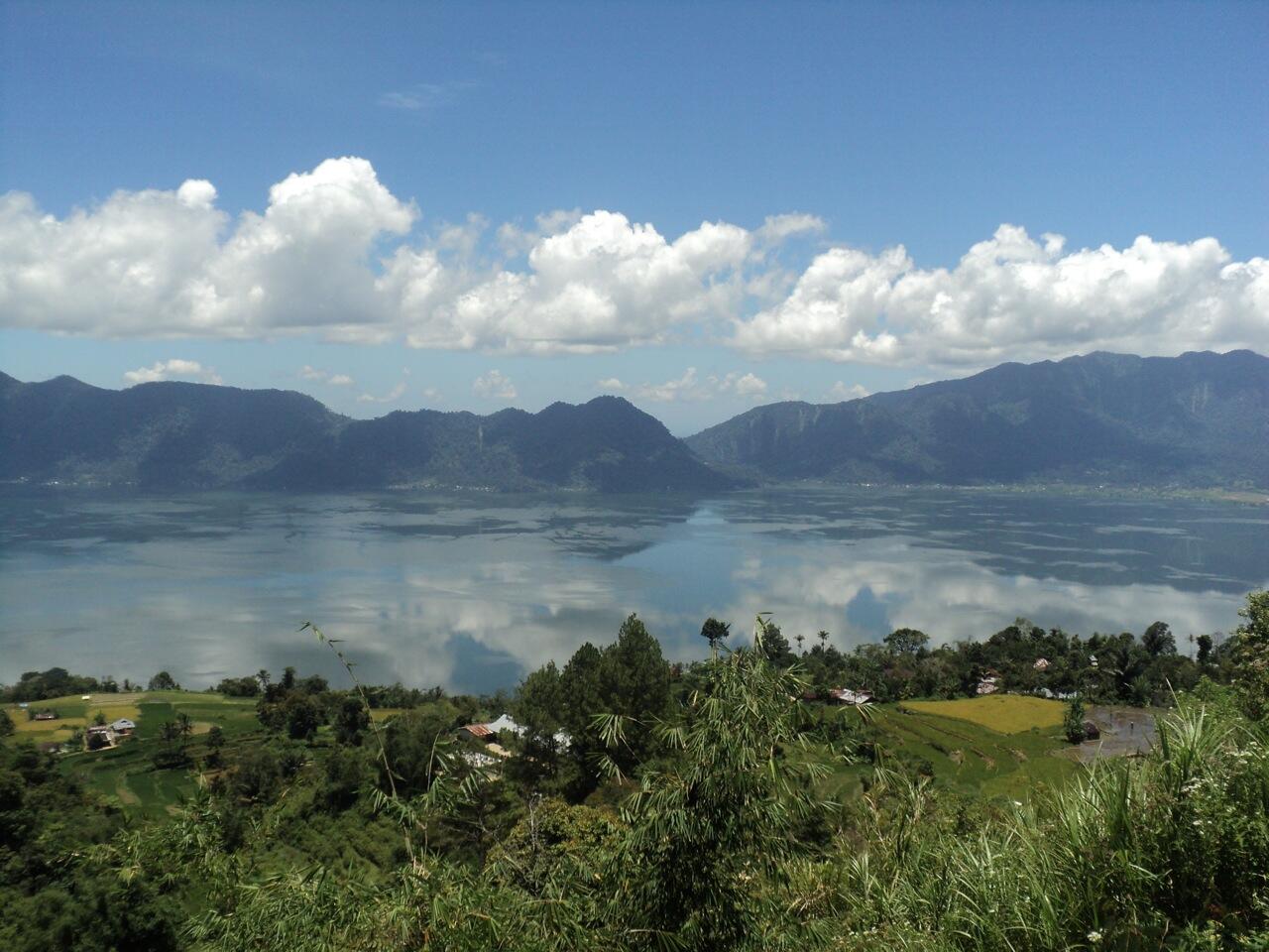 Keindahan danau maninjau