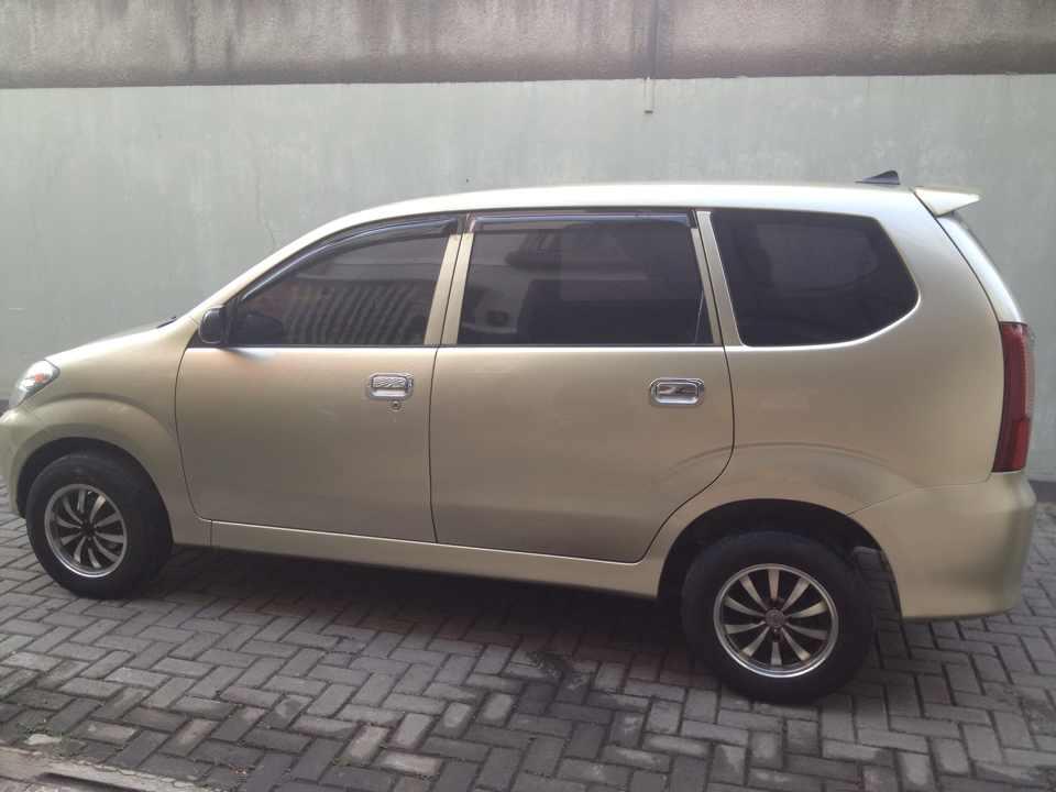 Jual avanza type E tahun 2004