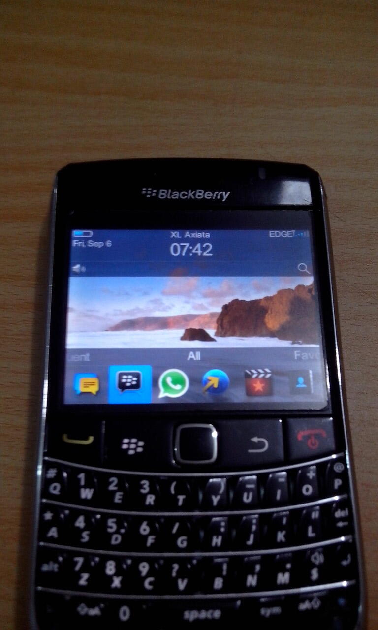 blackberry 9700 Hitam (onix 1)