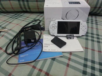 WTS PSP 3006 white full set 2nd harga mahasiswa! mari masuukk