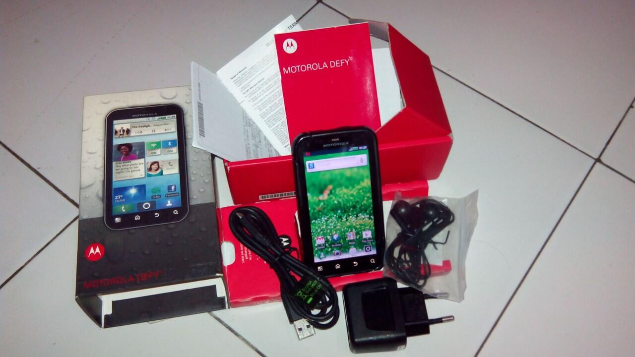 Jual Motorola Defy MB525 - RED Lens....