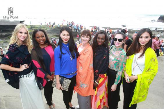 cantiknya peserta missworld mematuhi aturan memakai sarong bali