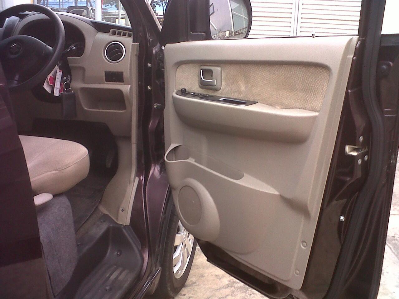 Suzuki APV Arena GX MT tahun 2009 merah marun