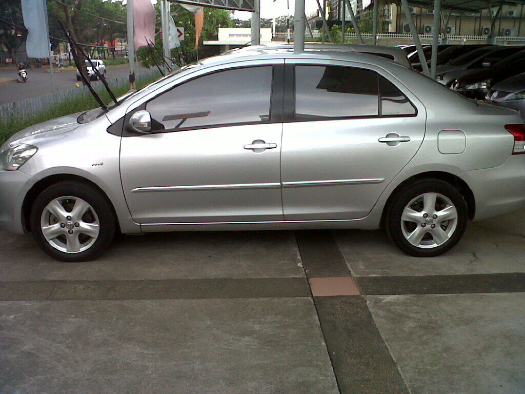 Toyota Vios G at tahun 2007 silver metalik