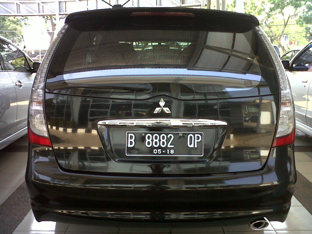 Grandis GLS AT 2.4 Hitam Metalik