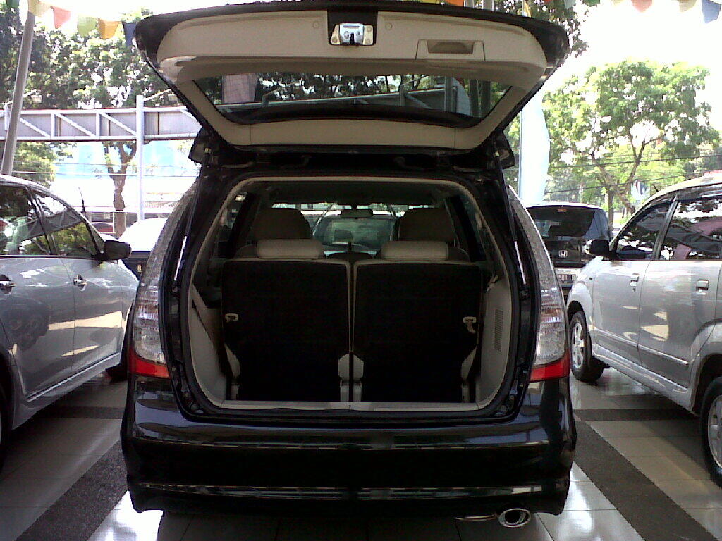Grandis GLS AT 2.4 Hitam Metalik