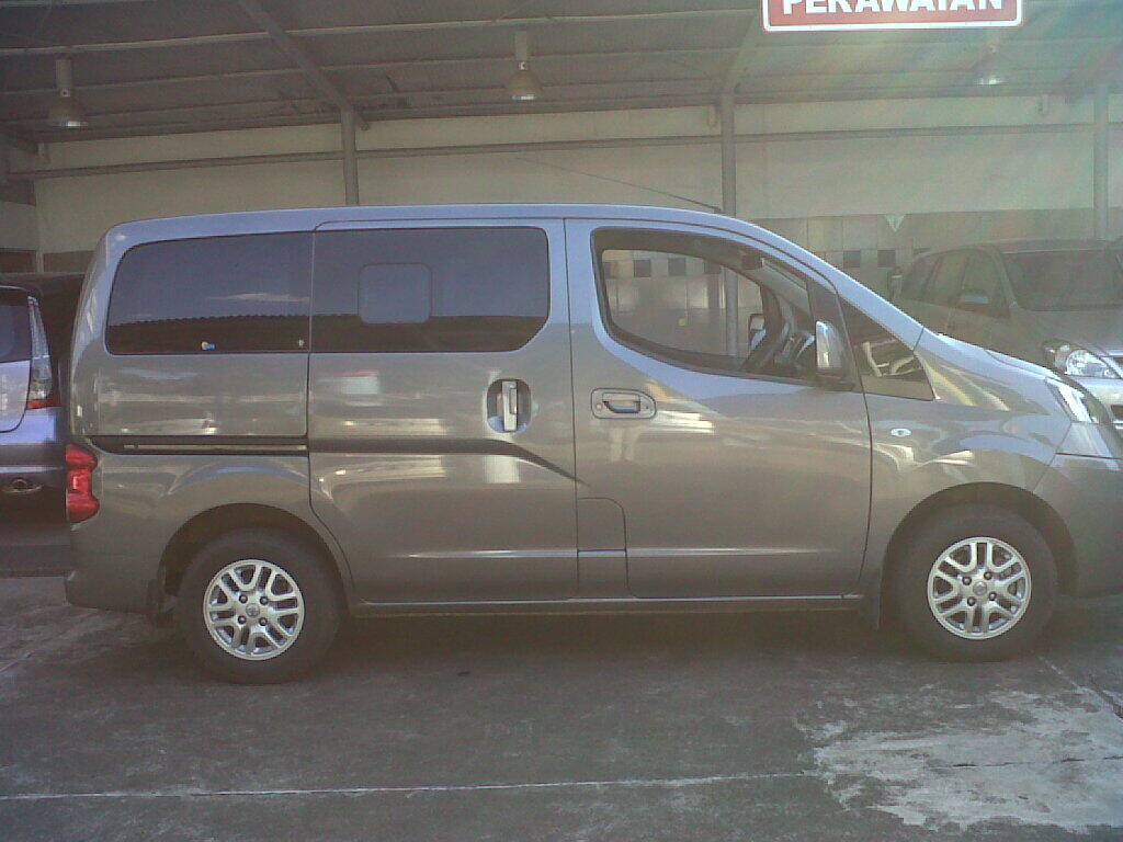 Nissan Evalia Tahun 2012 Nego Manual XV 1.5