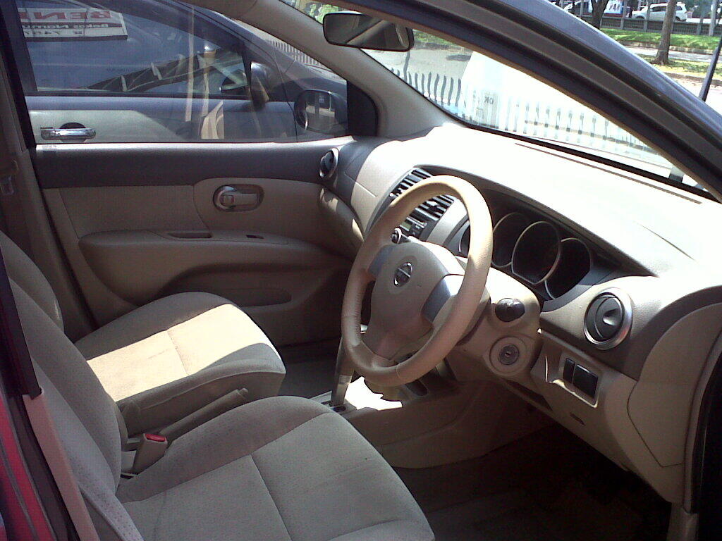 Nissan Grand Livina XV AT Tahun 2008