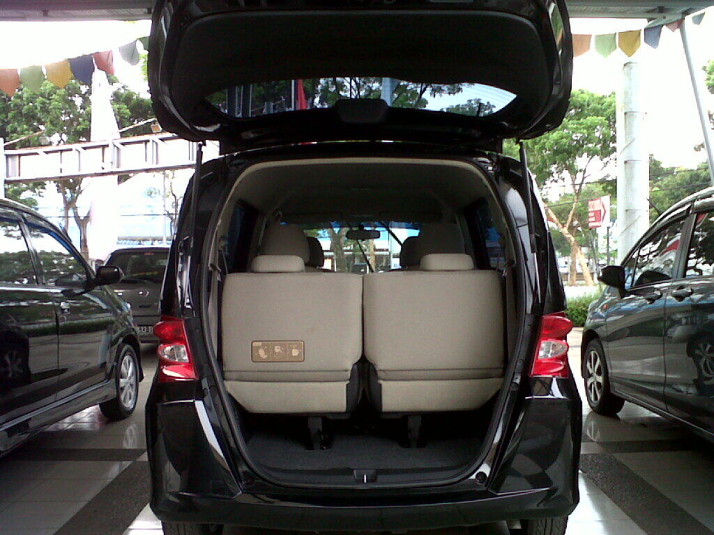 Honda Freed PSD AT 1.5 Tahun 2009