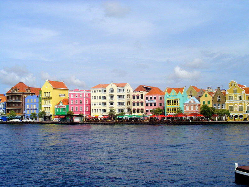 7 Kota Warna-warni Paling Cantik di Dunia 