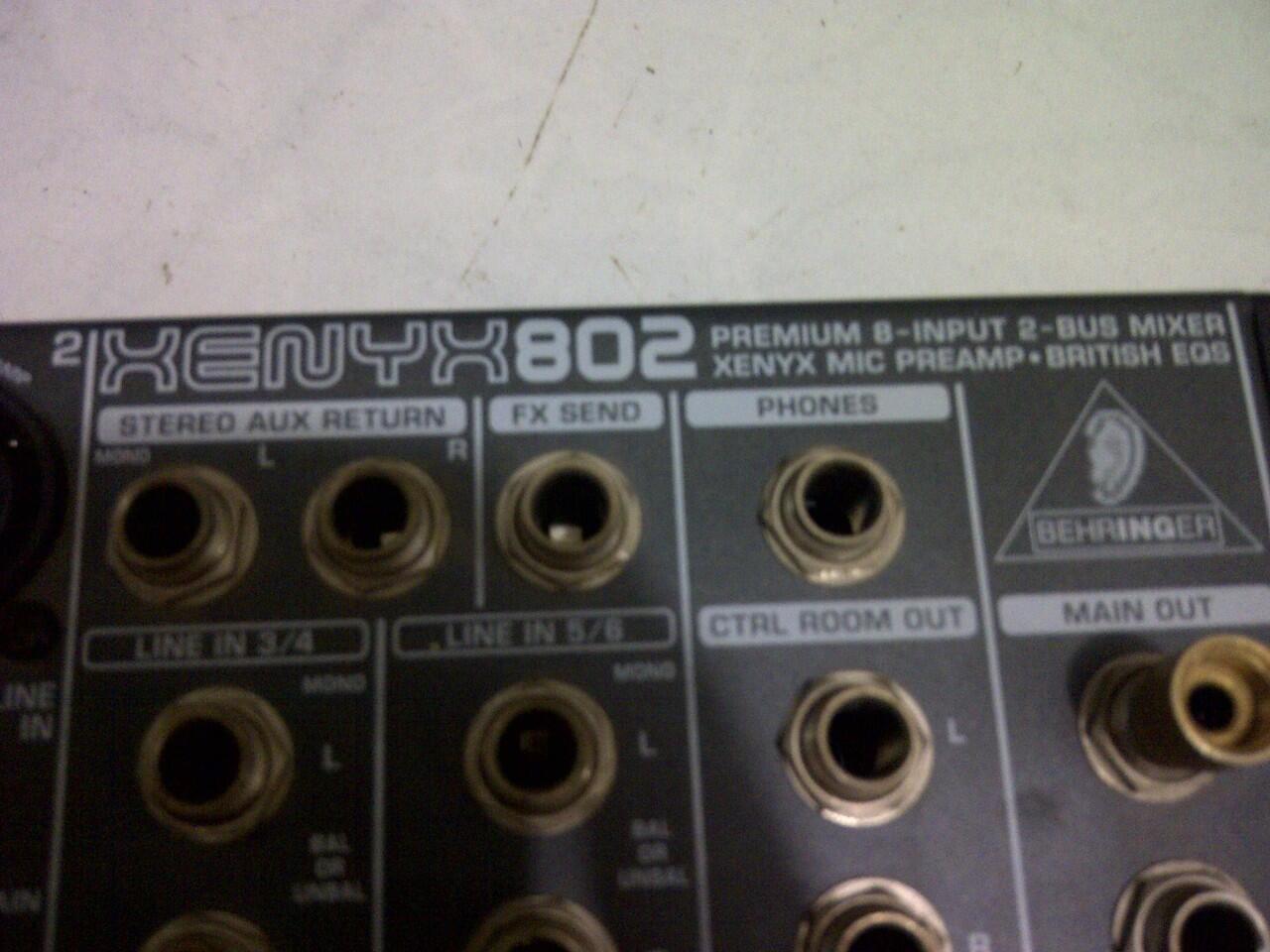 dijual mixer BEHRINGER XENYX 802 murah