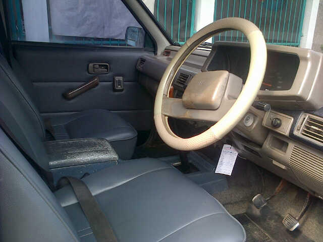 ISUZU PANTHER Tahun 1995 Hijau Metalik