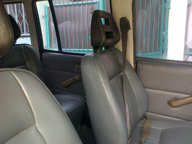 ISUZU PANTHER Tahun 1995 Hijau Metalik