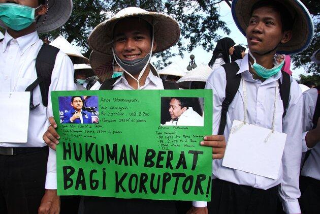 Demo ramah mahasiswa UGM