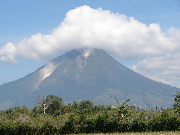 Tentang Gunung Sinabung .. Masuk gan ,.