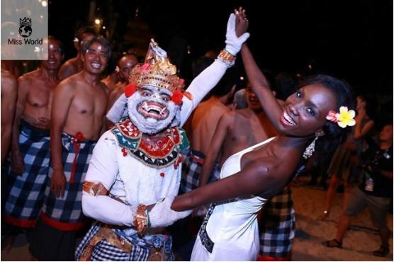 Opening Miss World, Seluruh Kontestan Berbusana Nusantara