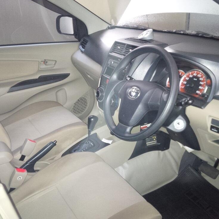 Jual Cepat Avanza G AT 2012 Silver - Istimewa
